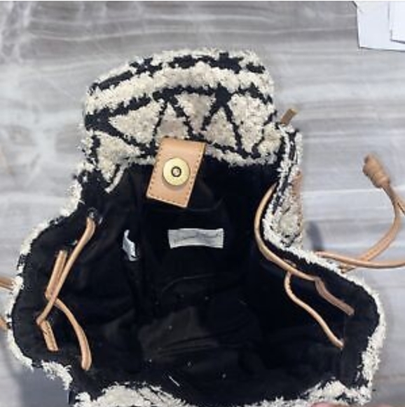 NWT 🔳 Universal Thread woven Aztec shoulder bag - Picture 2 of 5